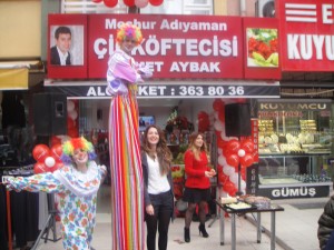 Eskişehir Balon Süsleme, Eskişehir Açılış Organizasyonu, Eskişehir Palyaço Kiralama, Eskişehir Tahta Bacak, Eskişehir Şişme Maskot